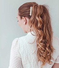 Load image into Gallery viewer, DAISY Pearl Bobby Barette