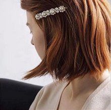 Load image into Gallery viewer, DAISY Pearl Bobby Barette