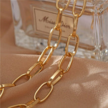 Load image into Gallery viewer, ESSEX Gold Paperclip Chainlink Choker
